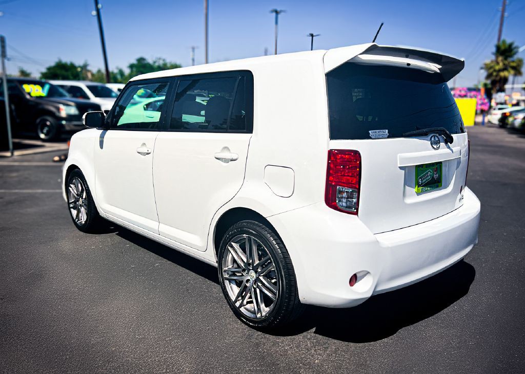 2012 Scion xB Image 5