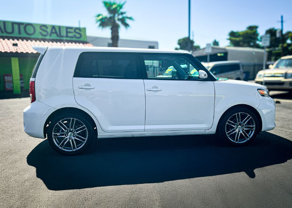 2012 Scion xB Image 7
