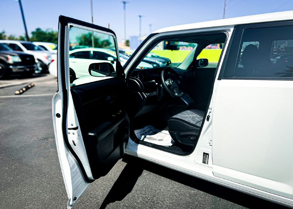 2012 Scion xB Image 15