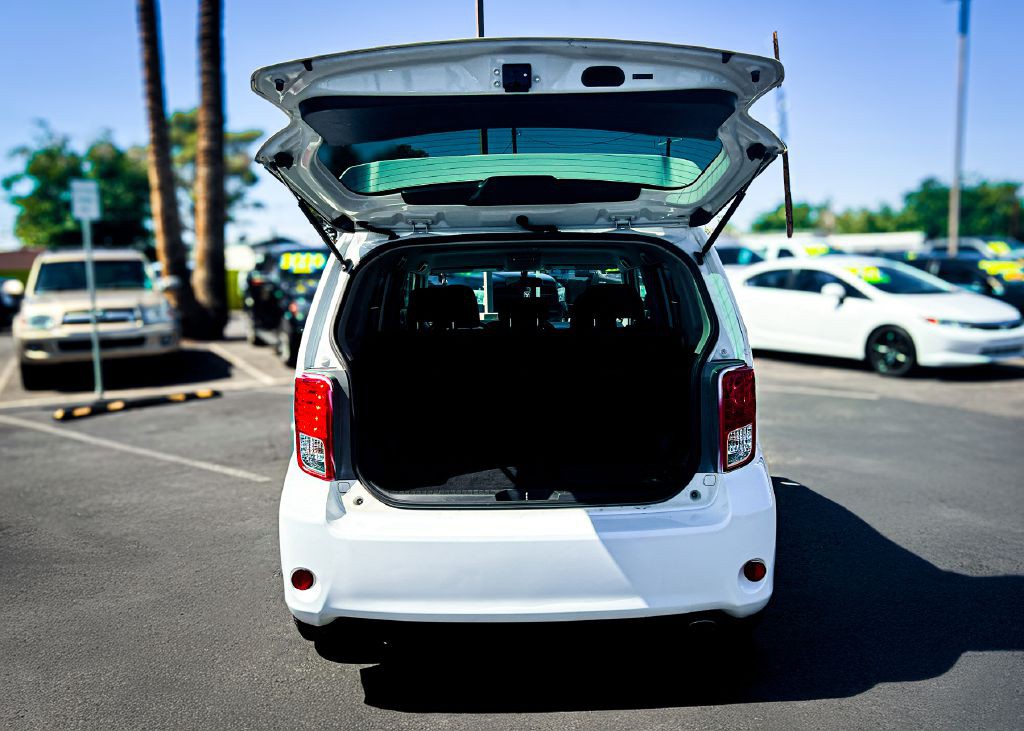 2012 Scion xB Image 18