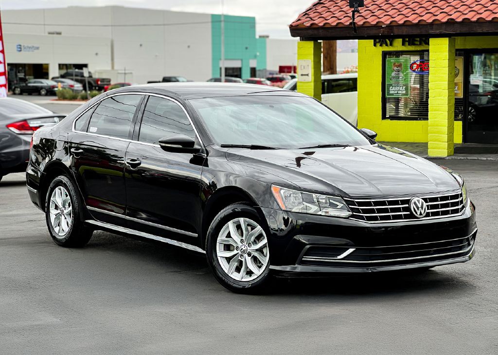 2017 Volkswagen Passat Image 2