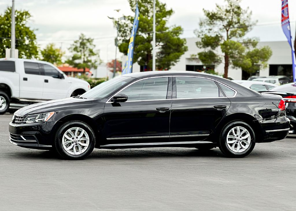 2017 Volkswagen Passat Image 7