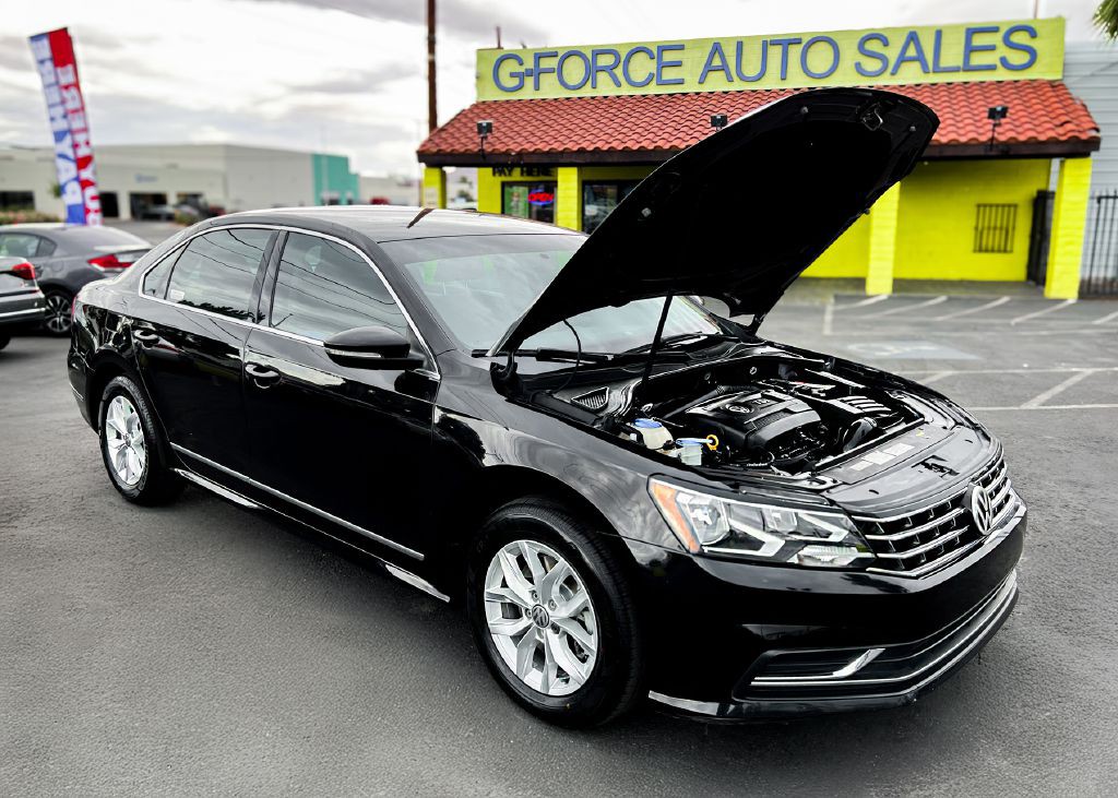 2017 Volkswagen Passat Image 23