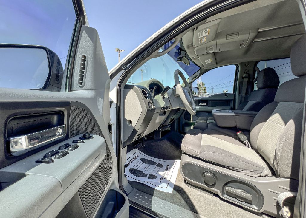2004 Ford F-150 Image 22