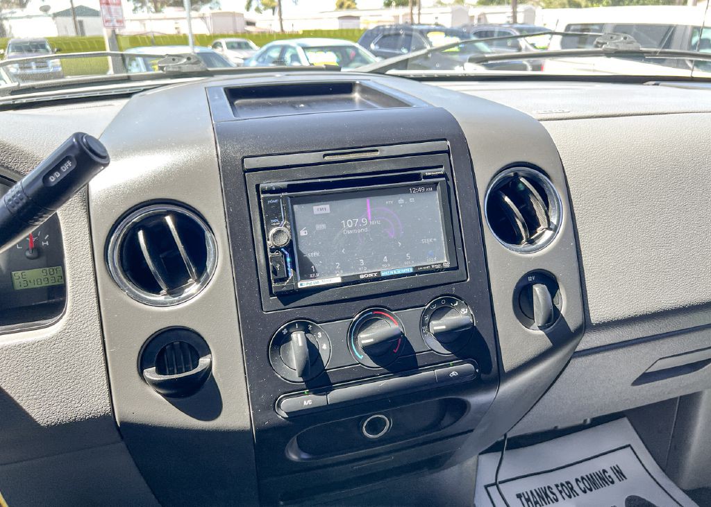 2004 Ford F-150 Image 25
