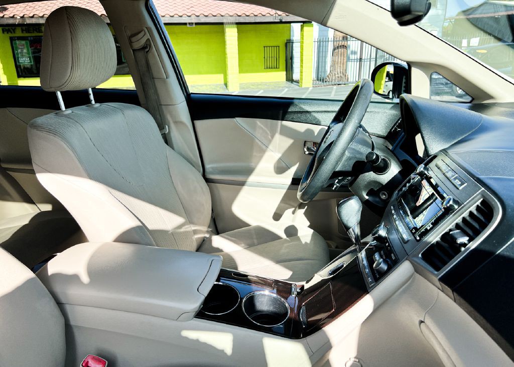 2012 Toyota Venza Image 11