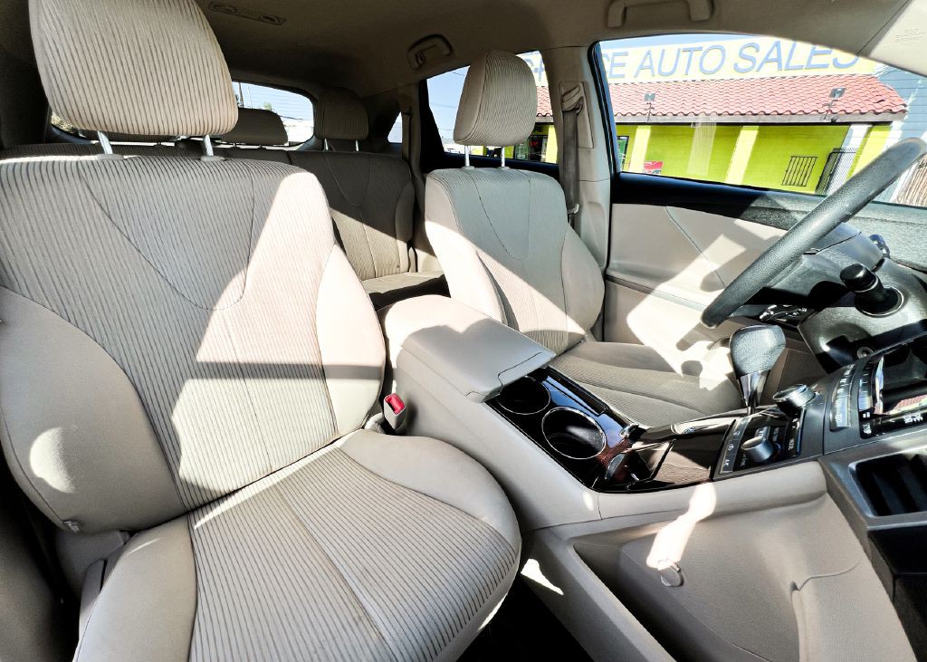 2012 Toyota Venza Image 12
