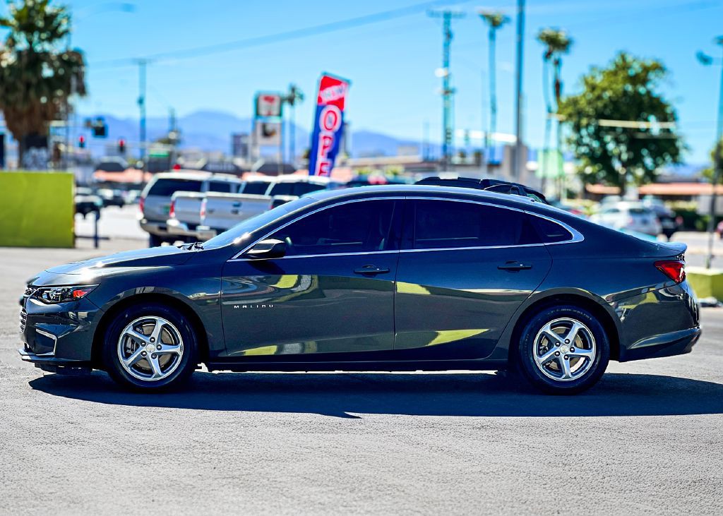 2017 Chevrolet Malibu Image 6