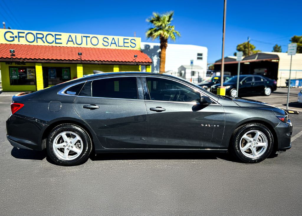 2017 Chevrolet Malibu Image 9
