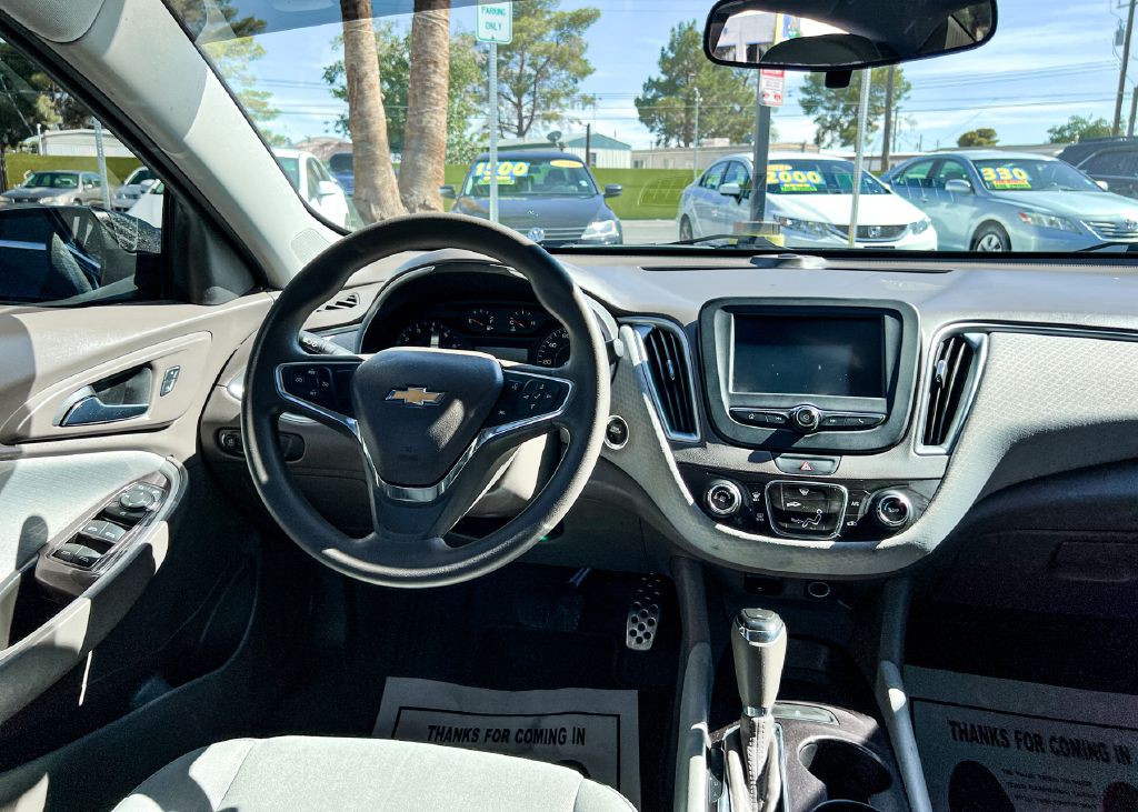 2017 Chevrolet Malibu Image 21