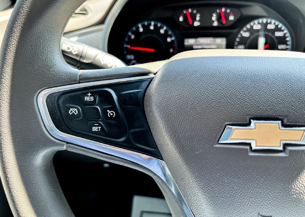 2017 Chevrolet Malibu Image 31