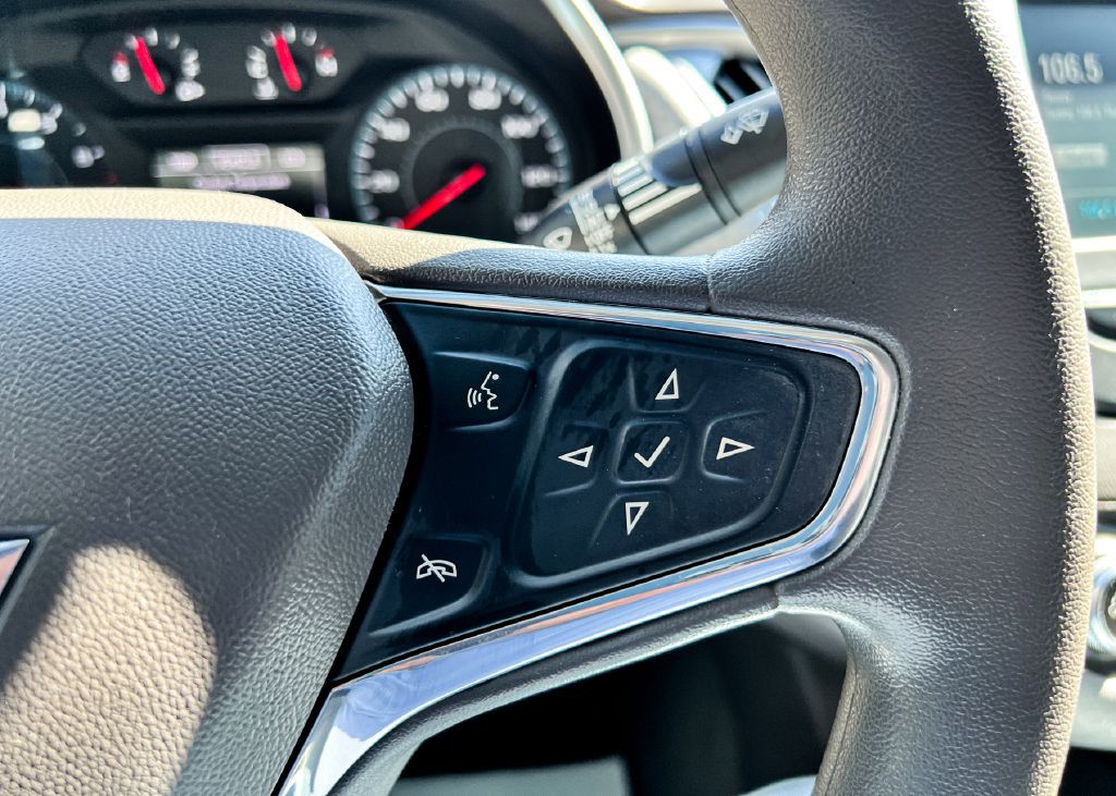 2017 Chevrolet Malibu Image 32