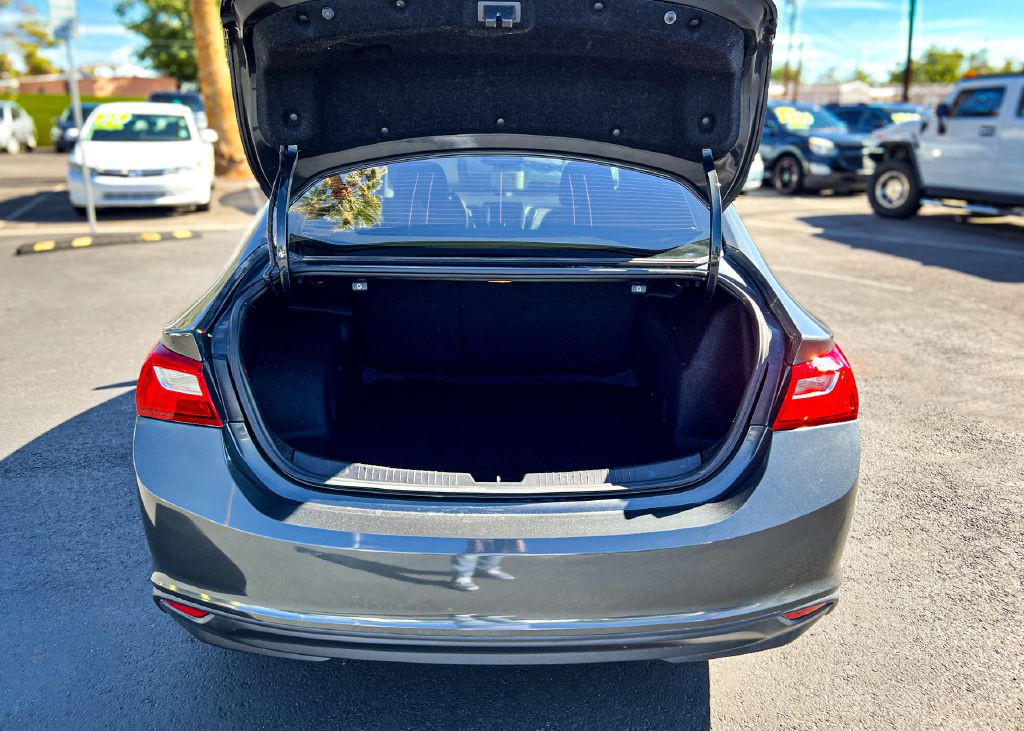 2017 Chevrolet Malibu Image 34