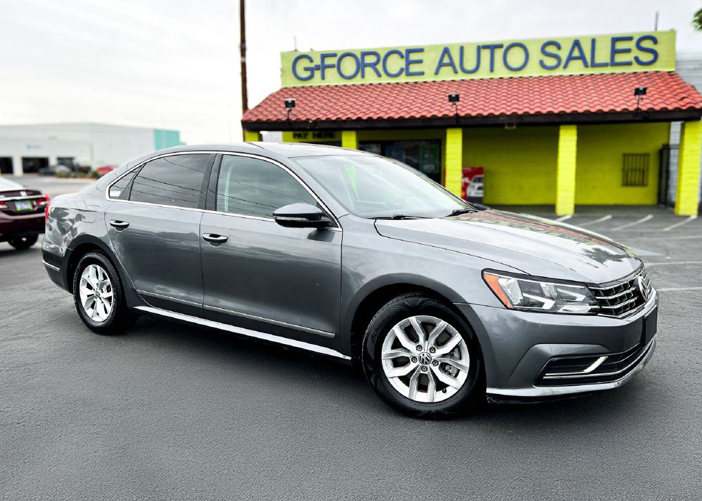 2017 Volkswagen Passat Image 1
