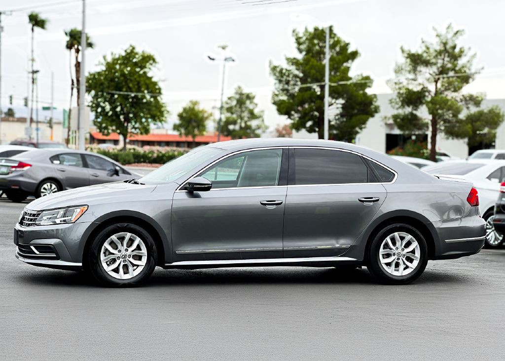 2017 Volkswagen Passat Image 7