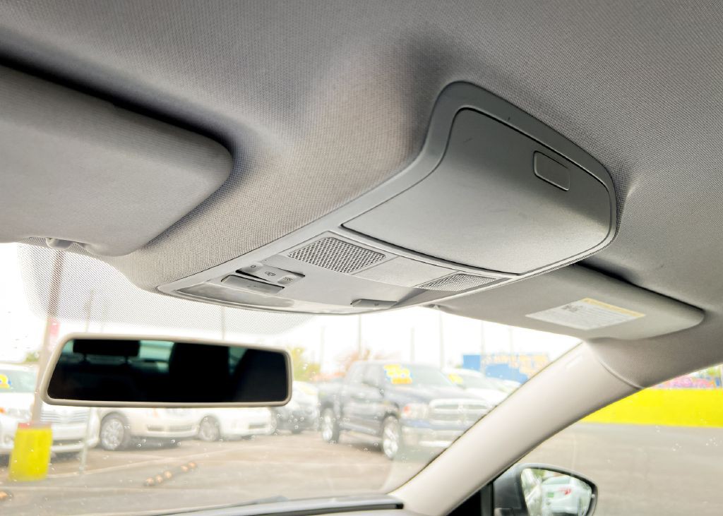 2017 Volkswagen Passat Image 21