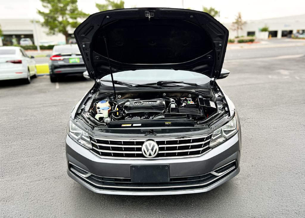 2017 Volkswagen Passat Image 26