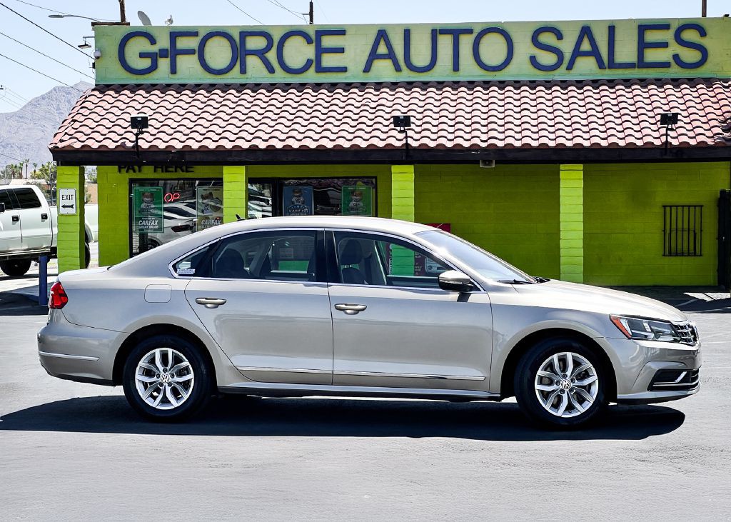 2016 Volkswagen Passat Image 1