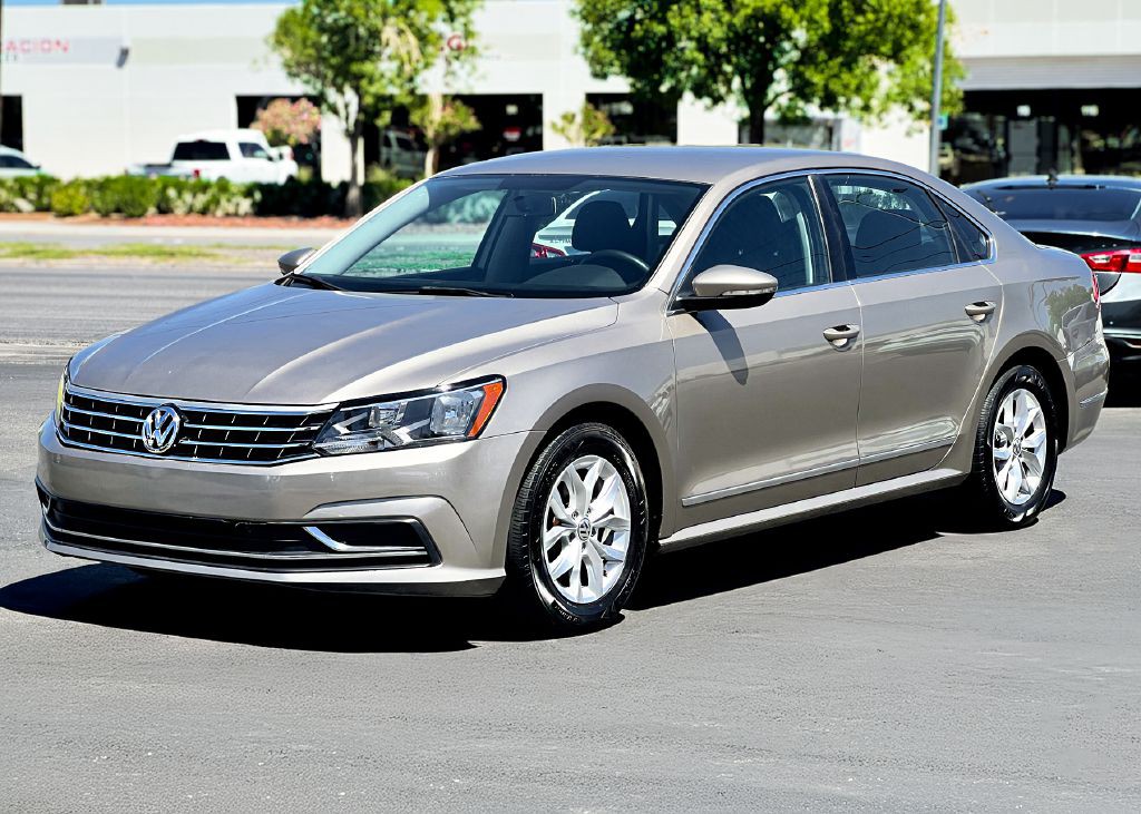 2016 Volkswagen Passat Image 5