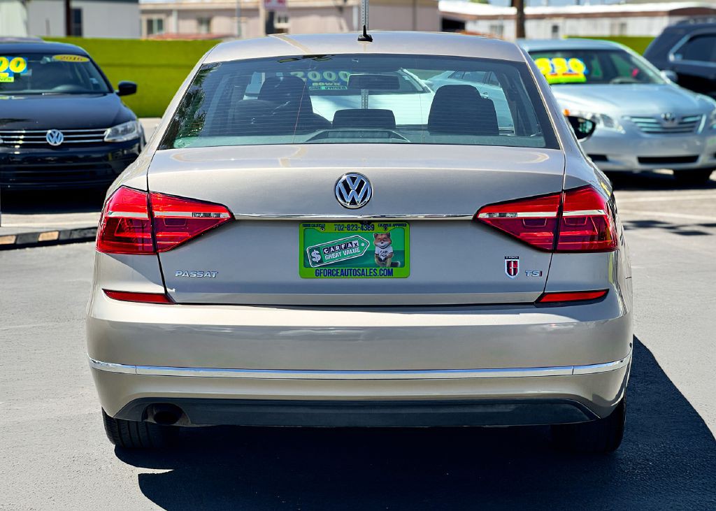 2016 Volkswagen Passat Image 9