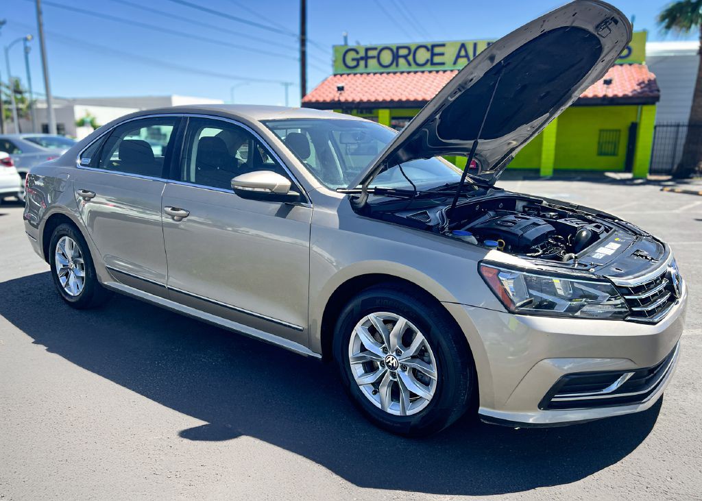 2016 Volkswagen Passat Image 26