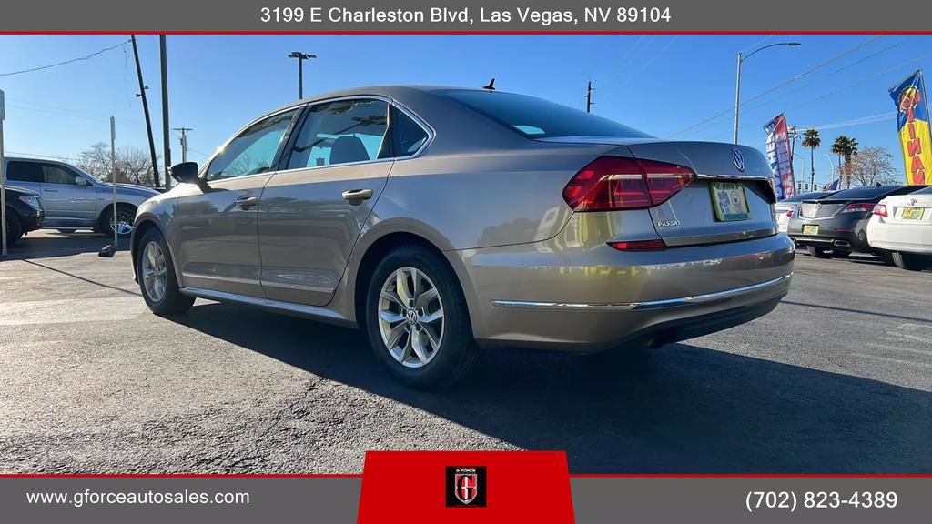 2016 Volkswagen Passat Image 32
