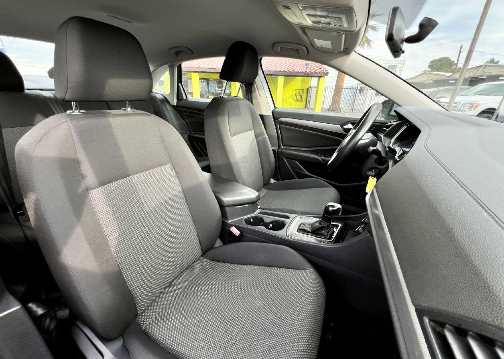 2019 Volkswagen Jetta Image 8