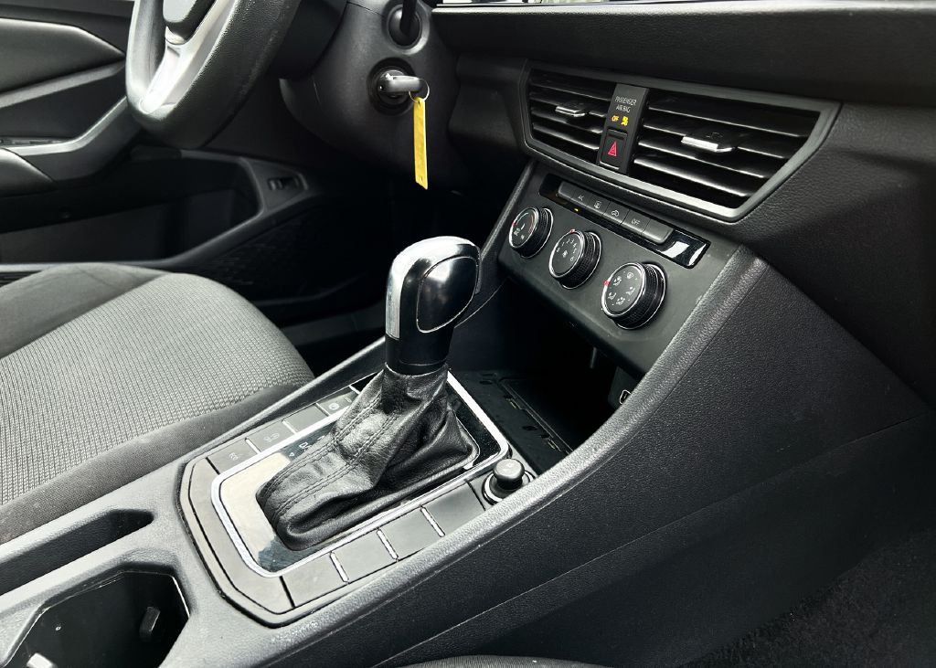 2019 Volkswagen Jetta Image 9