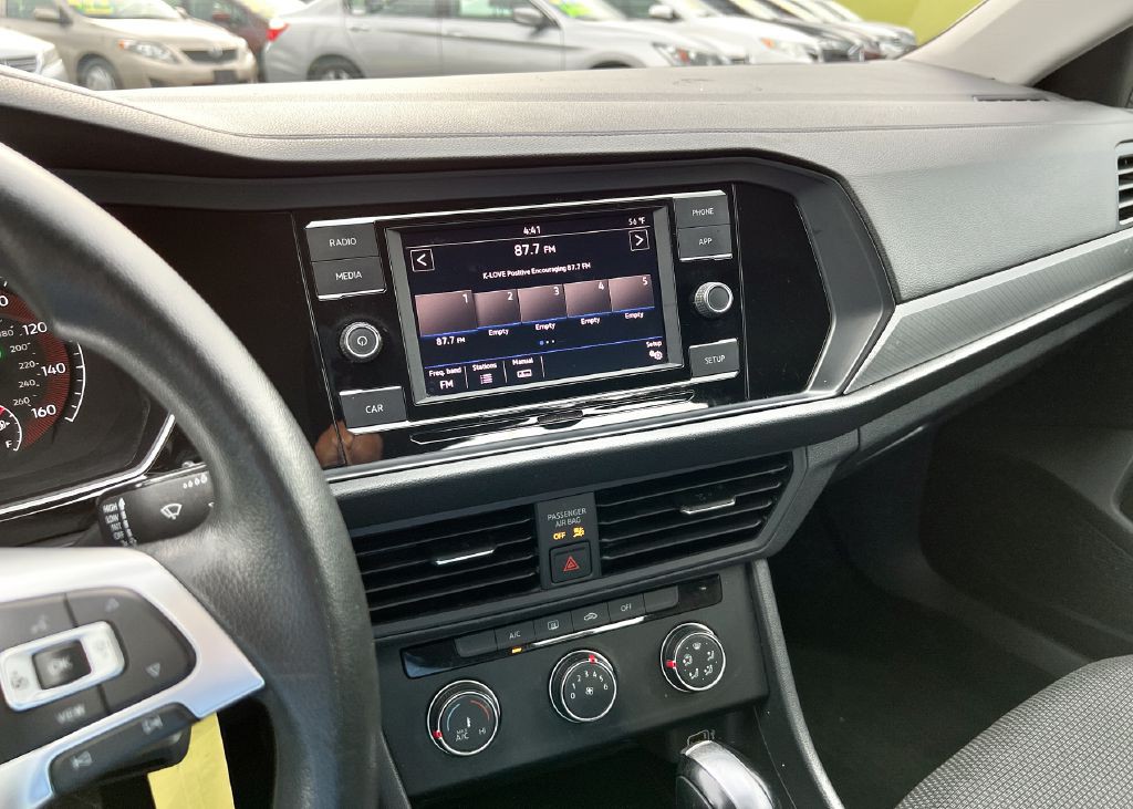 2019 Volkswagen Jetta Image 17