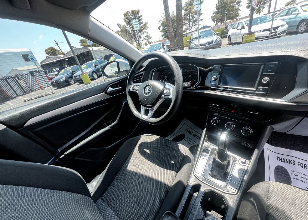 2019 Volkswagen Jetta Image 12