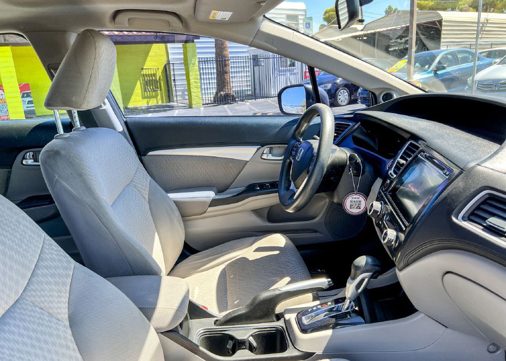 2015 Honda Civic Image 9