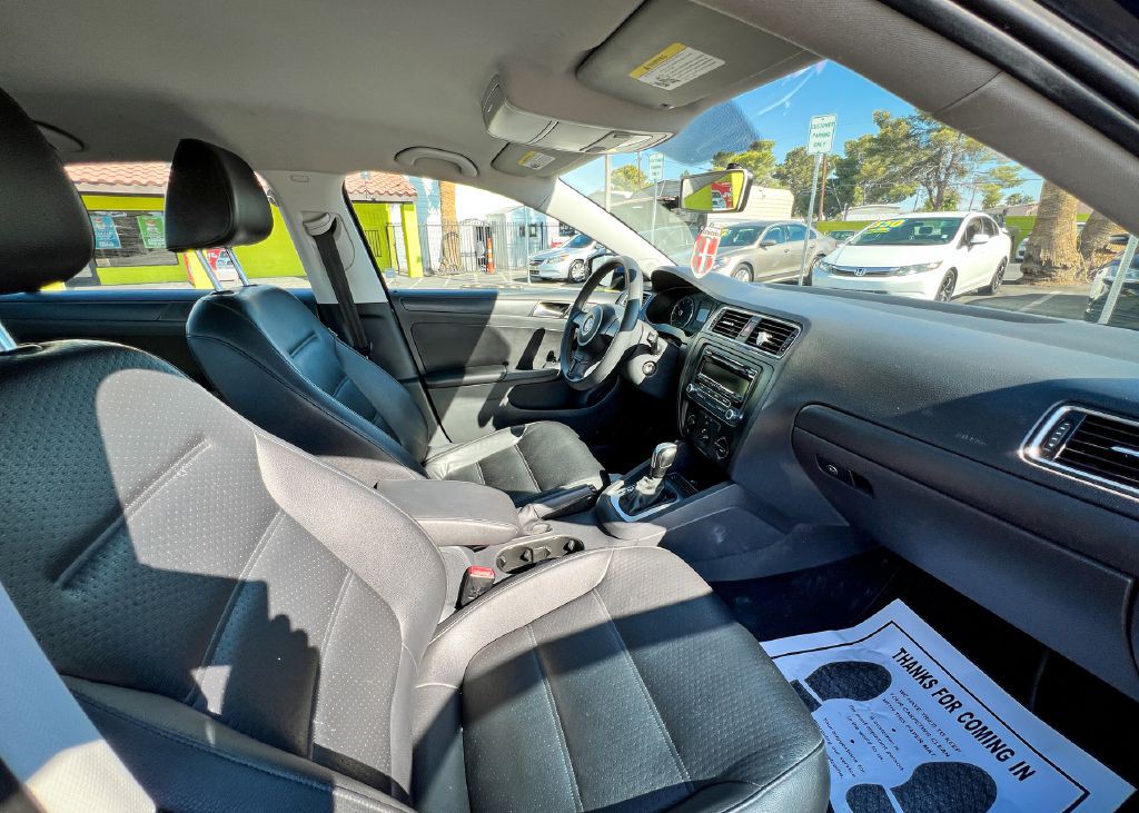 2014 Volkswagen Jetta Image 9