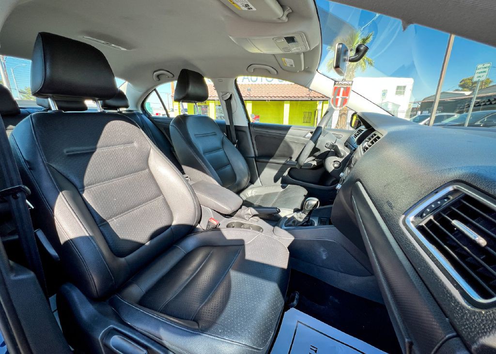2014 Volkswagen Jetta Image 10