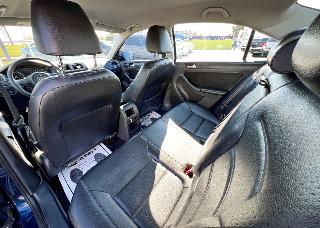 2014 Volkswagen Jetta Image 11