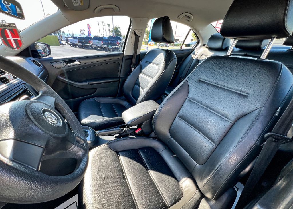 2014 Volkswagen Jetta Image 16