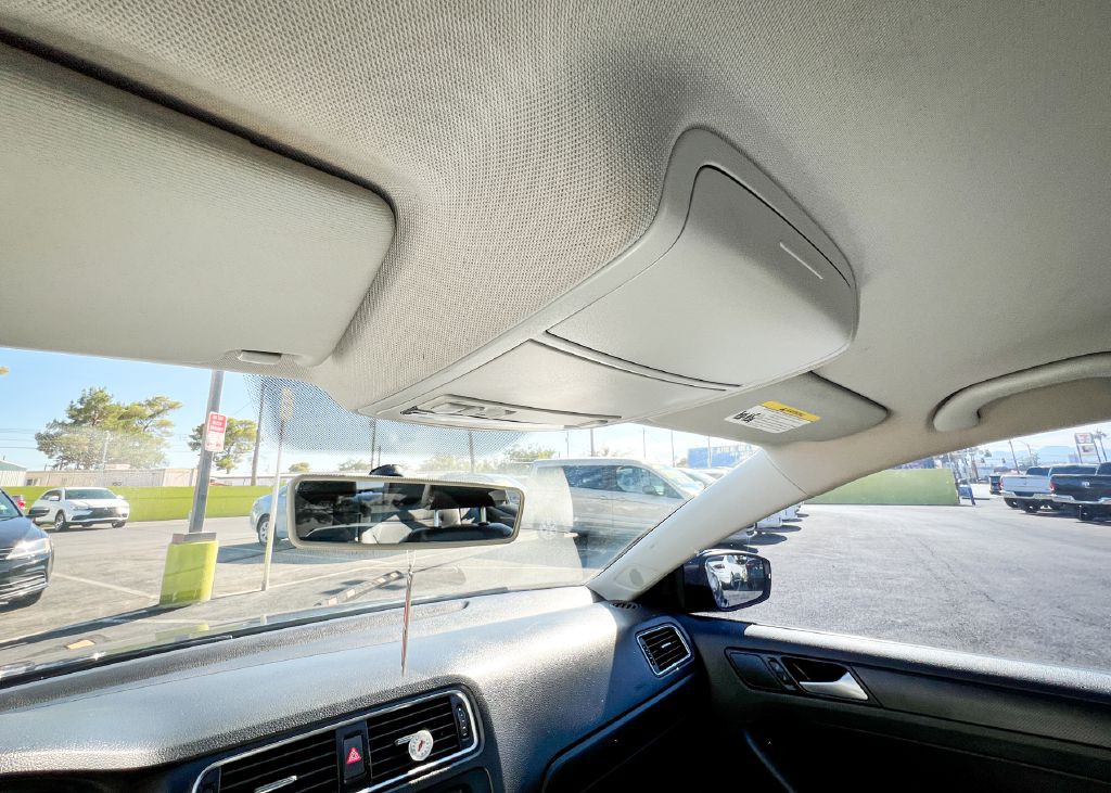 2014 Volkswagen Jetta Image 17