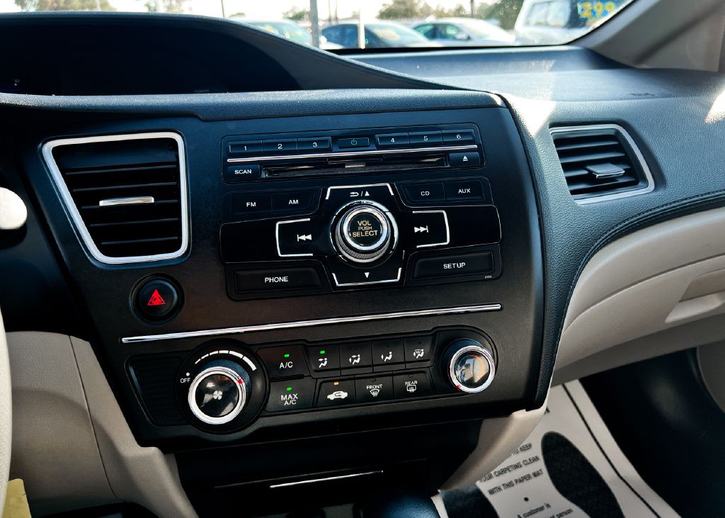 2014 Honda Civic Image 17
