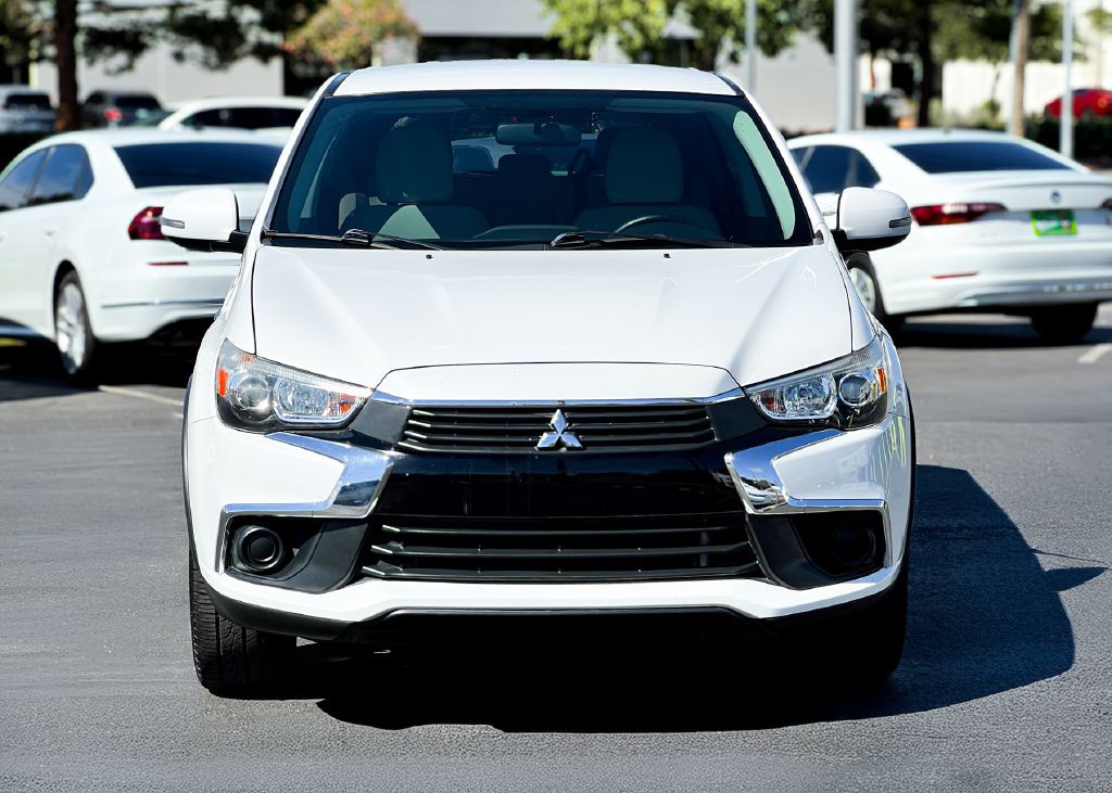 2017 Mitsubishi Outlander Image 3