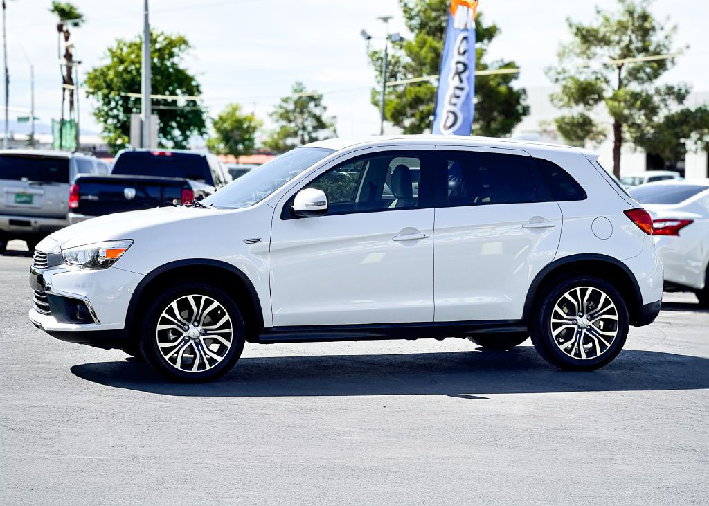 2017 Mitsubishi Outlander Image 5