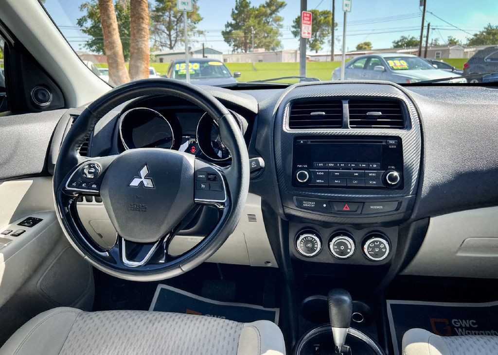 2017 Mitsubishi Outlander Image 15
