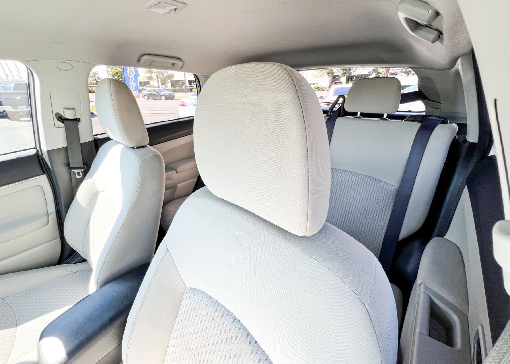 2017 Mitsubishi Outlander Image 19