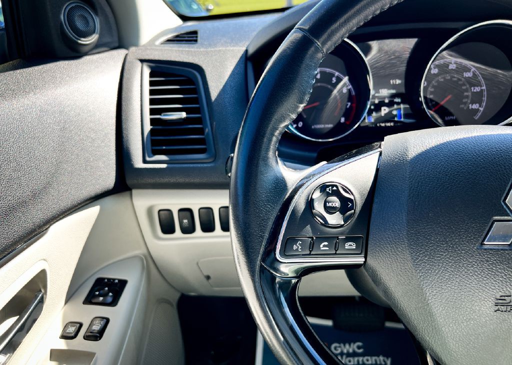 2017 Mitsubishi Outlander Image 20