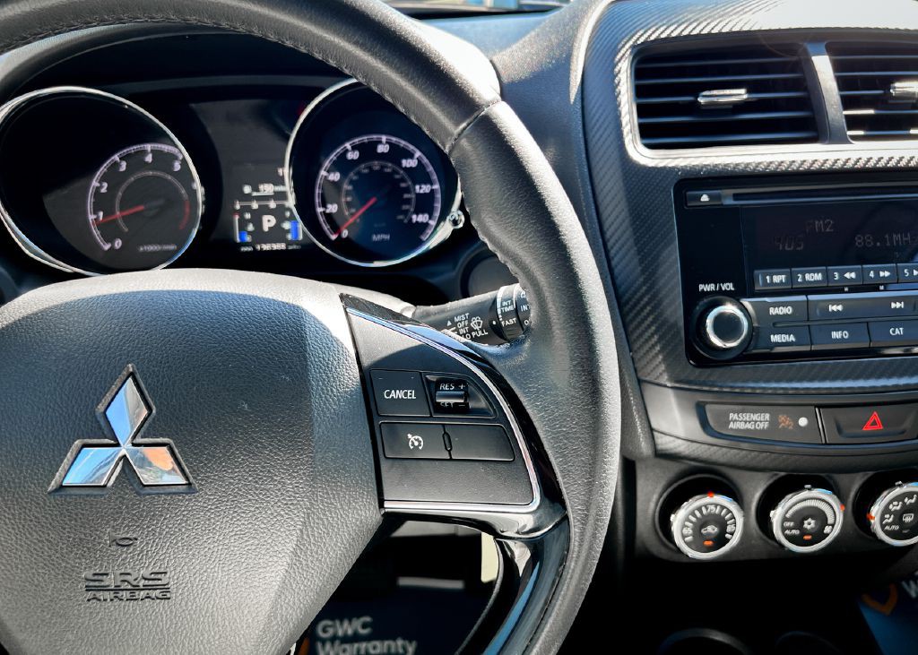 2017 Mitsubishi Outlander Image 21