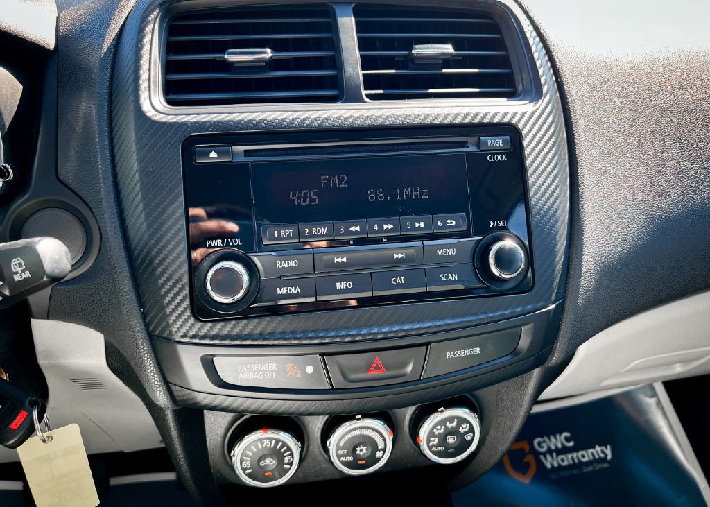2017 Mitsubishi Outlander Image 23