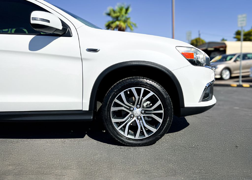 2017 Mitsubishi Outlander Image 30