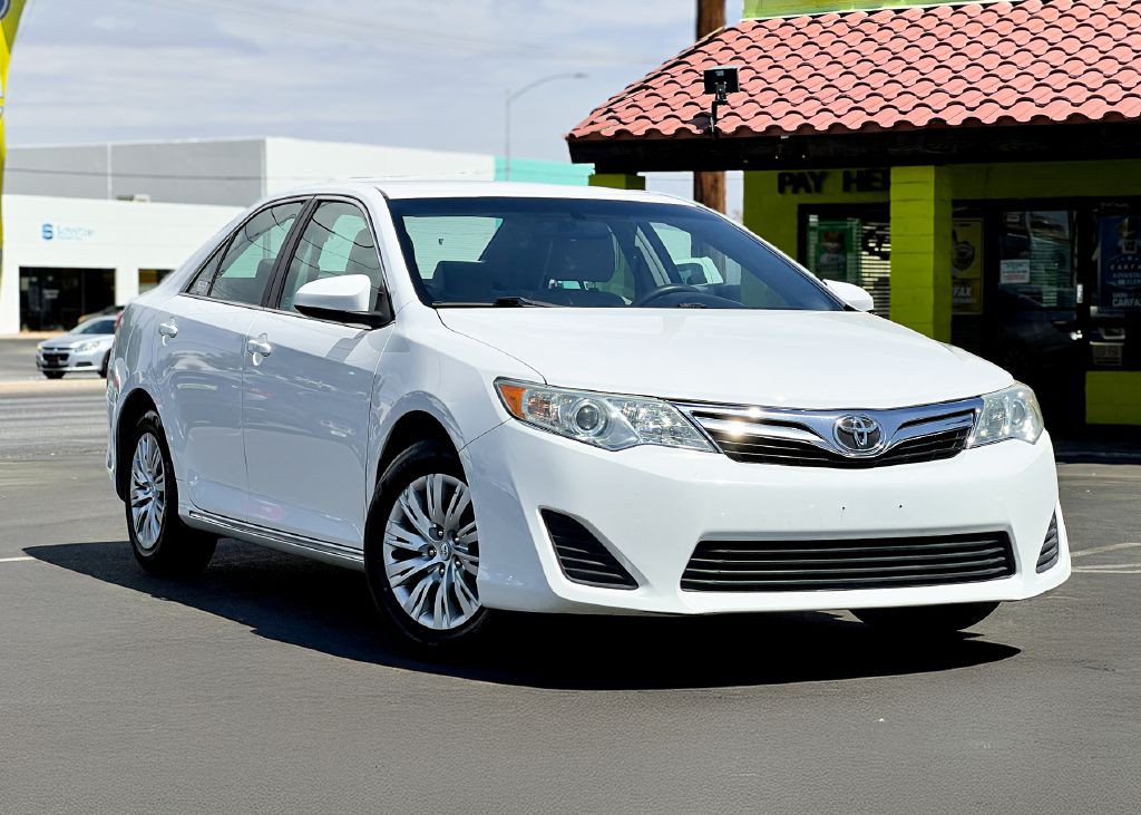 2014 Toyota Camry Image 2