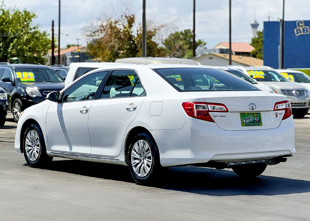 2014 Toyota Camry Image 6