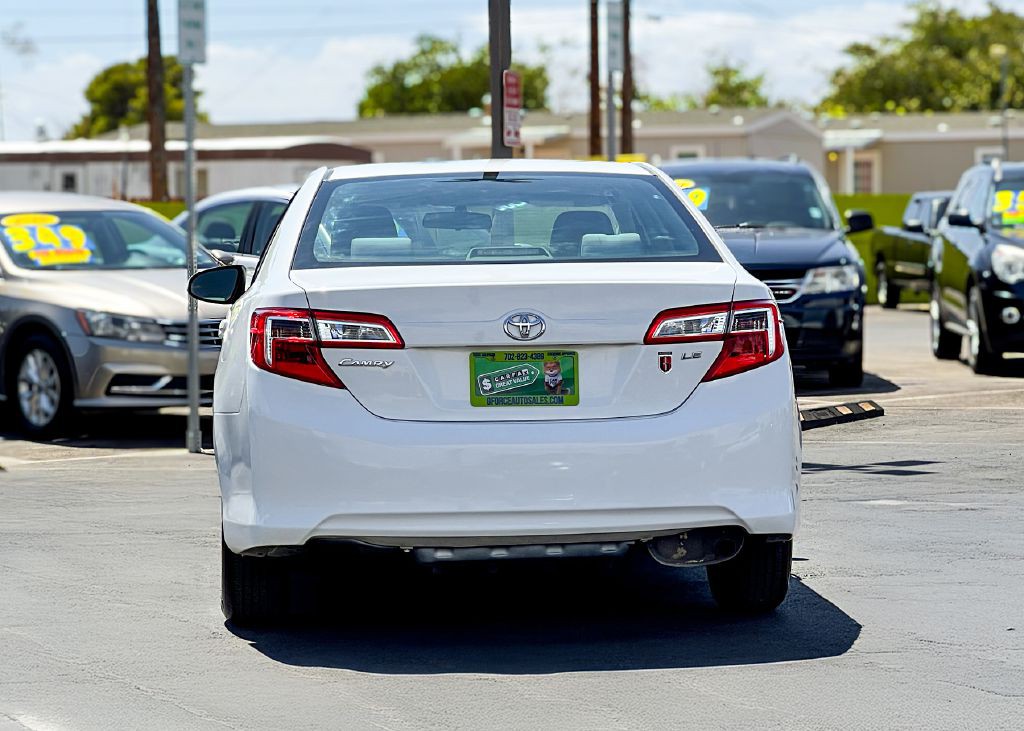 2014 Toyota Camry Image 7