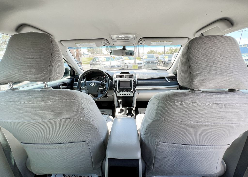 2014 Toyota Camry Image 12