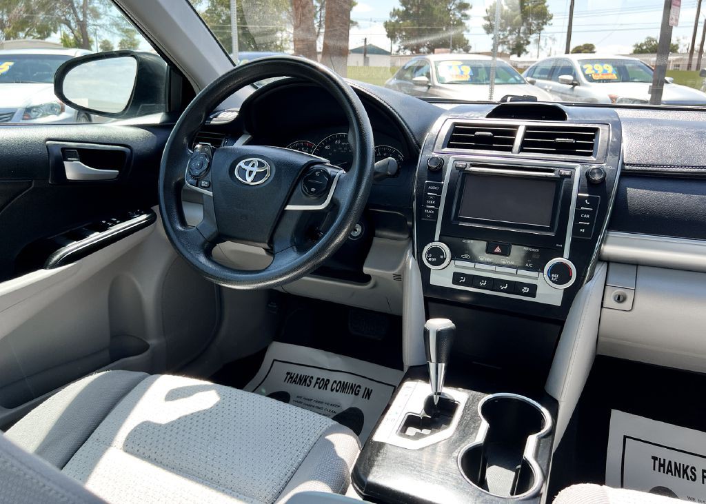 2014 Toyota Camry Image 13